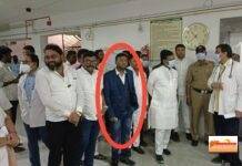 एमपीडीए का तड़ीपार अवैध शराब तस्कर आरोपी, प्रतिपक्ष नेता के साथ ?
