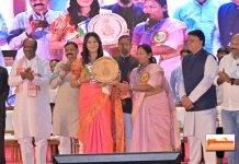 मनीषा मडावी को राज्य सरकार द्वारा “वीरांगना रानी दुर्गावती आदिवासी सशक्त महिला” पुरस्कार प्रदान…