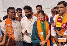 भाजपने दिला प्रणोती निंबोरकर-भांडेकर यांच्यावर विश्वास; “प्रणोती नाही, ही प्रगती!” – उच्चशिक्षित प्रणोती नगराध्यक्ष पदासाठी रिंगणात; “गडचिरोलीत विकासाची नवी पहाट उगवेल” – आ. बंटी भांगडिया