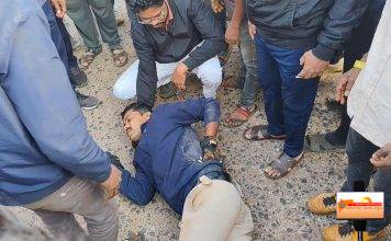 इंदिरा गांधी चौकात अपघातांची मालिका; भरधाव पिकअपची मोपेड ला धडक…, सामान्य रुग्णालयातील सुरक्षा रक्षक गंभीर जखमी… एकाच दिवशी दोन अपघात, वाहतूक पोलिसांच्या कार्यप्रणालीवर गंभीर आरोप…?