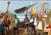 अतिदुर्गम मिचगाव (झाडा) येथे लायन्स क्लब गडचिरोलीचा मानवतावादी उपक्रम कडाक्याच्या थंडीत गरजू नागरिकांना नविन व उबदार ब्लँकेटचे वाटप.