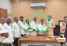 भाजप नेत्यांनी विरोधी पक्षाच्या नेत्यांना दिले निवेदन; सत्ताधाऱ्यांकडून शेतकऱ्यांच्या अडचणीकडे दुर्लक्ष होत असल्याचा आरोप…