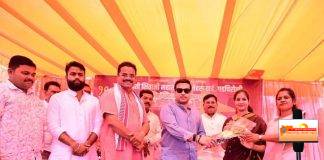 माजी पालकमंत्री राजे आंब्रीशराव आत्राम यांच्याकडून नगराध्यक्षा प्रनोती निंबोरकर यांचा सत्कार; आगामी वाटचालीस दिल्या शुभेच्छा…
