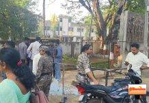 पोलीस अधीक्षक कार्यालयासमोर भीषण अपघात; दुचाकीस्वार विद्यार्थ्यांना स्कॉर्पिओची धडक, काचांचे बॅरिकेट फुटले, २५ हजारांचे नुकसान…