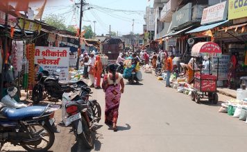 चामोर्शी शहारात अतिक्रमणाचा विळखा; नगरपालिकेच्या दुर्लक्षामुळे वाहतूक कोंडी, आंदोलनाचा इशारा…