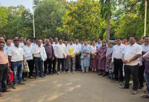 गट विकास अधिकाऱ्याच्या विरोधात गडचिरोलीत ग्रामपंचायत अधिकाऱ्यांचा एल्गार: ‘काम बंद’ आंदोलन सुरू, प्रशासनावर गंभीर आरोप…