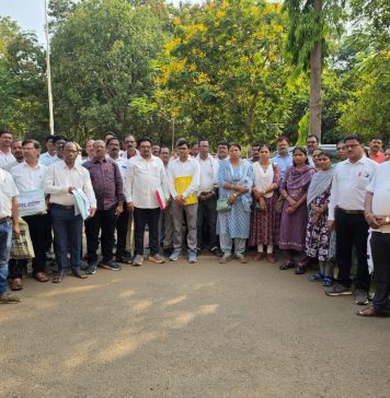 गट विकास अधिकाऱ्याच्या विरोधात गडचिरोलीत ग्रामपंचायत अधिकाऱ्यांचा एल्गार: ‘काम बंद’ आंदोलन सुरू, प्रशासनावर गंभीर आरोप…