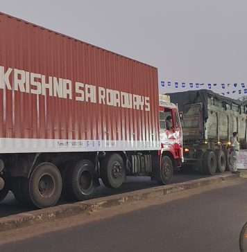 जिल्हाधिकाऱ्यांचे आदेश धाब्यावर! आंबेडकर जयंतीत वाहतूक निर्बंधांकडे दुर्लक्ष; विचारणा करताच 1 तासात अवजड वाहतूक थांबली…तरी ही चोख बंदोबस्त वापरल्यामुळे पोलिसांचे कौतुकच…