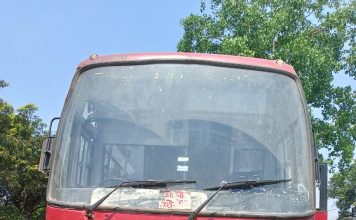 तिकीट मशीन बंद पडल्याने एक तास रस्त्यातच ठप्प राहिली एसटी बस; प्रवाशांचा संताप, आजाद समाज पार्टीचा आंदोलनाचा इशारा…