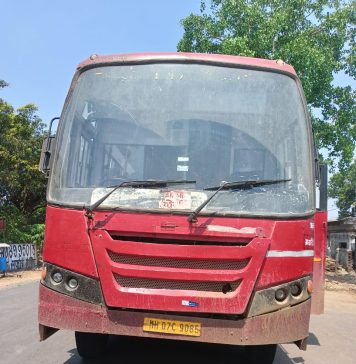 तिकीट मशीन बंद पडल्याने एक तास रस्त्यातच ठप्प राहिली एसटी बस; प्रवाशांचा संताप, आजाद समाज पार्टीचा आंदोलनाचा इशारा…